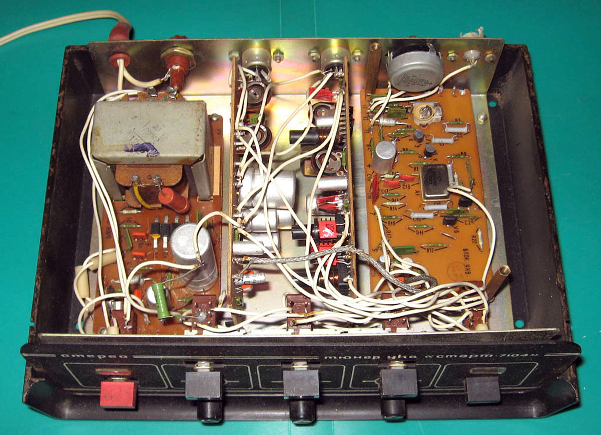 Радиоконструктор ''Старт-7104'' (УКВ-Тюнер).