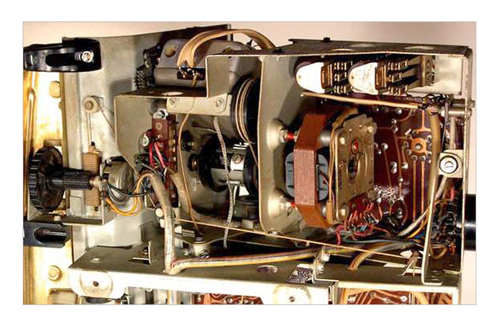 Укв 4. Радиоприёмник сетевой ламповый "т-37". Конструкция радиоприемника. Радиоприемник ВЭФ ламповый. Кристалл радиоприёмник.