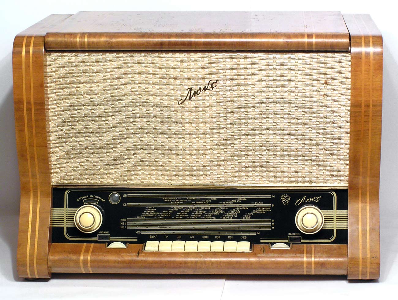 Радиола укв. Радиола Люкс 2. Ламповая радиола ВЭФ. Радиола сетевая ламповая Кристалл 1958. Радиола Люкс 2 1958.