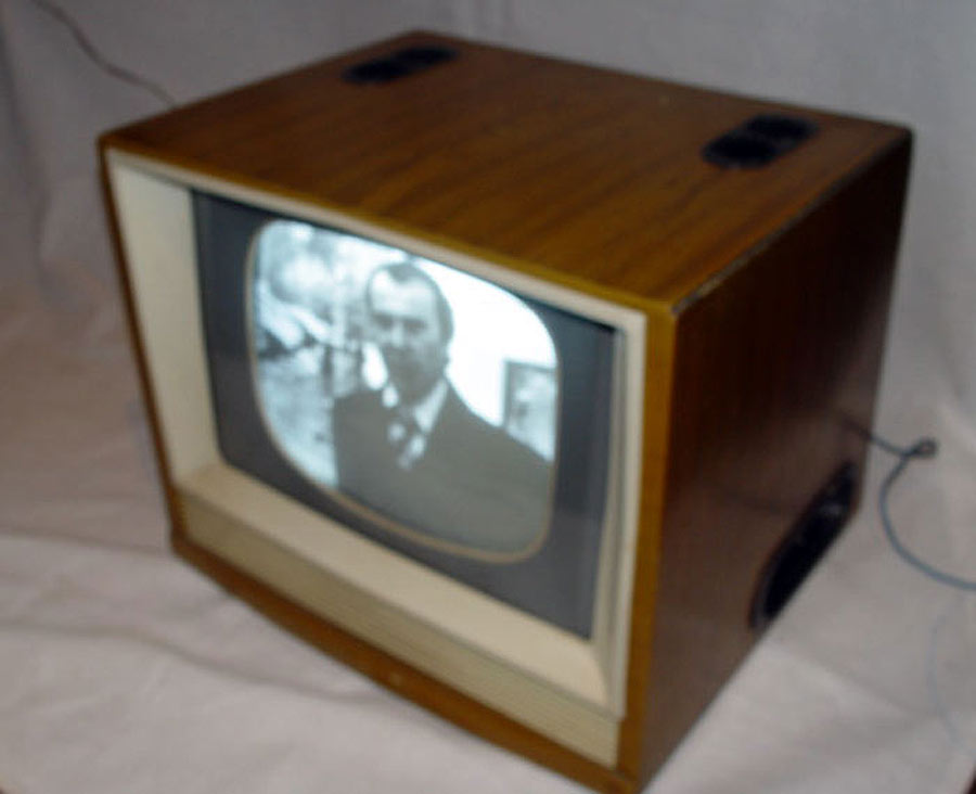 Было 12 телевизоров. Телевизор рекорд 12. Телевизионный приемник рекорд 12. Советский телевизор рекорд 64. Телевизор рекорд 67.