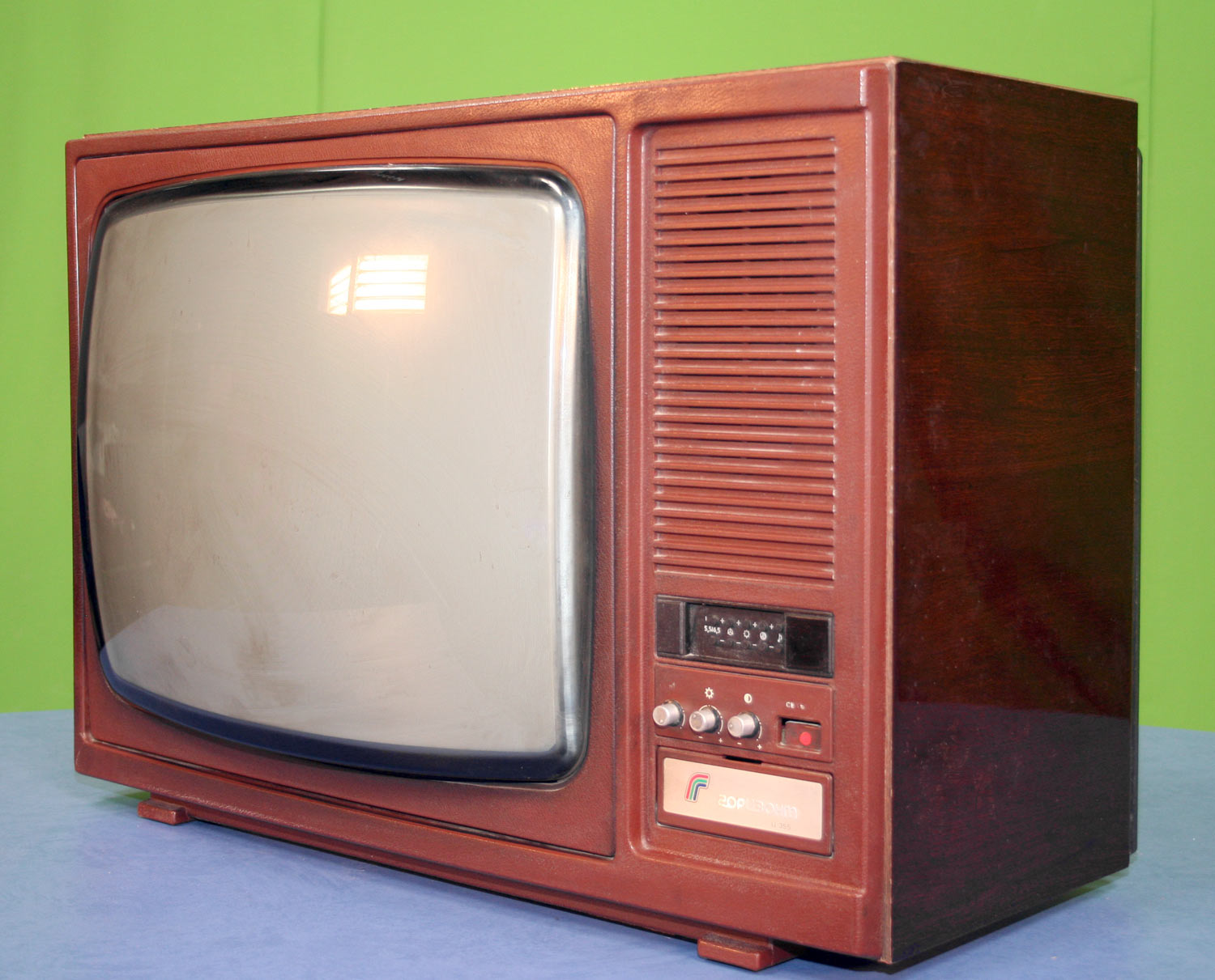 Первые плоские телевизоры. Телевизор Горизонт ц 355. Телевизор янтарь ц355д. Телевизор Горизонт СССР. Телевизор Горизонт СССР цветной.